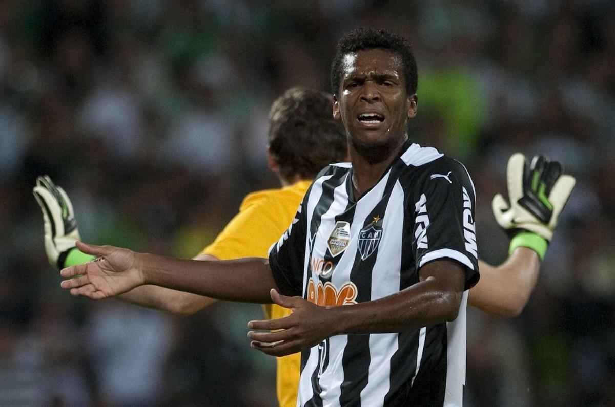 Também pela Copa Libertadores de 2014, o Atlético enfrentou o Atlético Nacional na Colômbia e acabou derrotado por 1 a 0. No jogo de volta, o alvinegro empatou e acabou eliminado