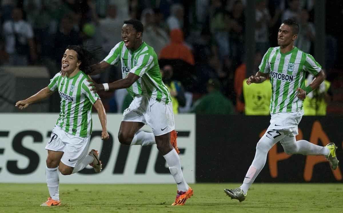 Também pela Copa Libertadores de 2014, o Atlético enfrentou o Atlético Nacional na Colômbia e acabou derrotado por 1 a 0. No jogo de volta, o alvinegro empatou e acabou eliminado