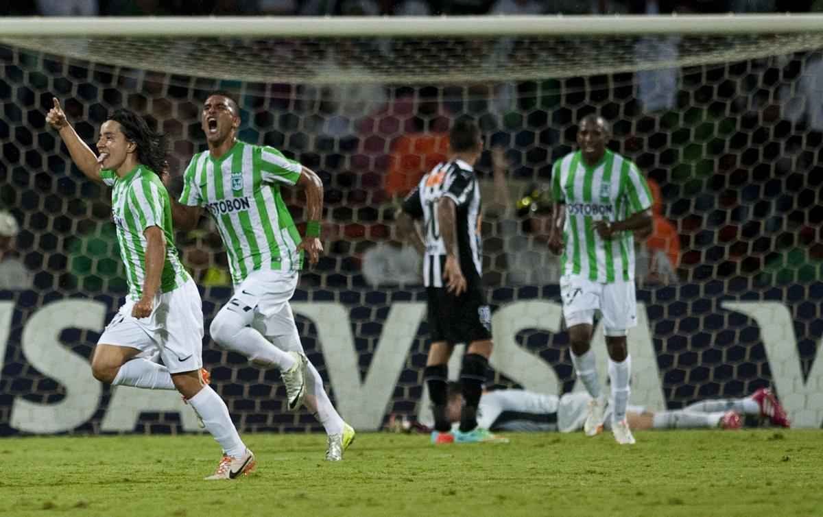 Também pela Copa Libertadores de 2014, o Atlético enfrentou o Atlético Nacional na Colômbia e acabou derrotado por 1 a 0. No jogo de volta, o alvinegro empatou e acabou eliminado