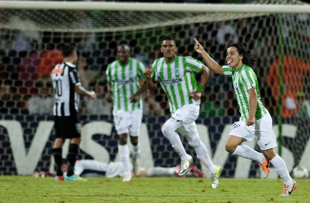 Também pela Copa Libertadores de 2014, o Atlético enfrentou o Atlético Nacional na Colômbia e acabou derrotado por 1 a 0. No jogo de volta, o alvinegro empatou e acabou eliminado