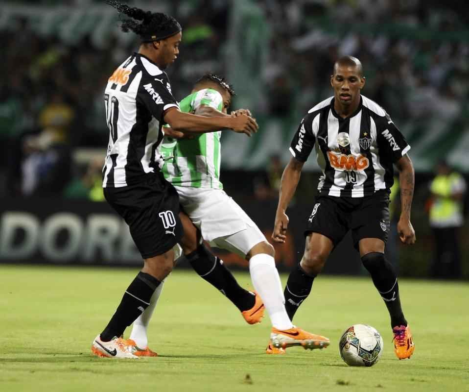 Tambm pela Copa Libertadores de 2014, o Atltico enfrentou o Atltico Nacional na Colmbia e acabou derrotado por 1 a 0. No jogo de volta, o alvinegro empatou e acabou eliminado