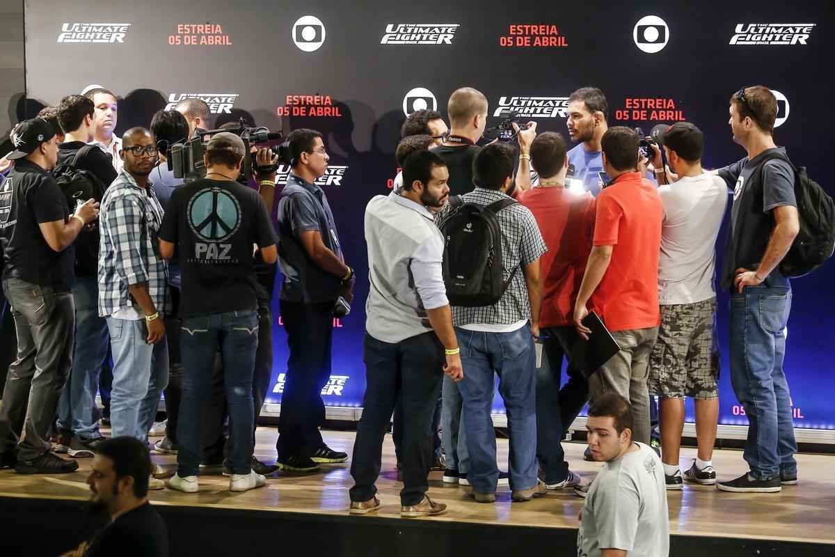 Lanamento da quarta temporada do TUF Brasil reuniu os treinadores das equipes, Mauricio Shogun e Rodrigo Minotauro, ao lado do auxiliar, o irmo Rogrio Minotouro 