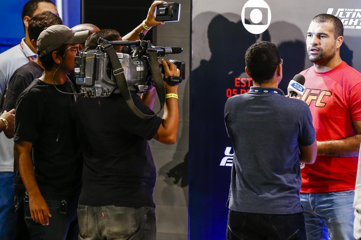 Lanamento da quarta temporada do TUF Brasil reuniu os treinadores das equipes, Mauricio Shogun e Rodrigo Minotauro, ao lado do auxiliar, o irmo Rogrio Minotouro 