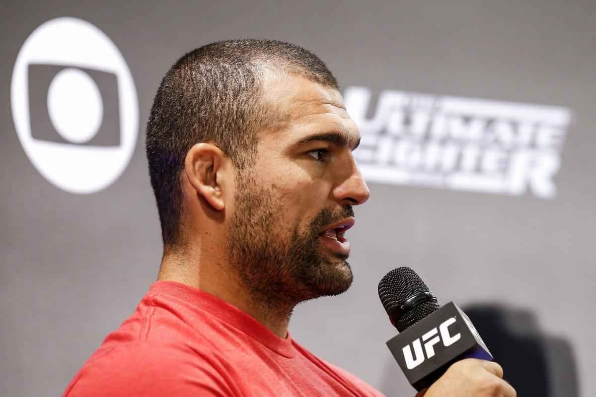Lanamento da quarta temporada do TUF Brasil reuniu os treinadores das equipes, Mauricio Shogun e Rodrigo Minotauro, ao lado do auxiliar, o irmo Rogrio Minotouro 