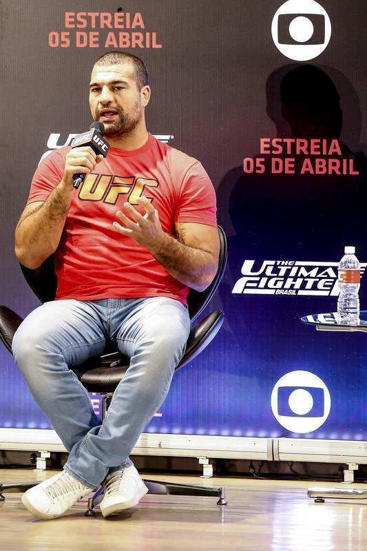 Lanamento da quarta temporada do TUF Brasil reuniu os treinadores das equipes, Mauricio Shogun e Rodrigo Minotauro, ao lado do auxiliar, o irmo Rogrio Minotouro 