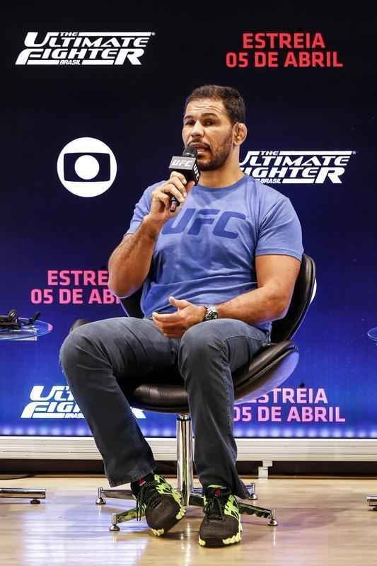 Lanamento da quarta temporada do TUF Brasil reuniu os treinadores das equipes, Mauricio Shogun e Rodrigo Minotauro, ao lado do auxiliar, o irmo Rogrio Minotouro 