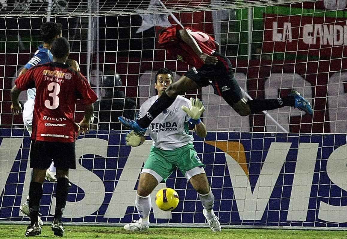 Fbio era goleiro do Cruzeiro nos confrontos com o Caracas em 2008