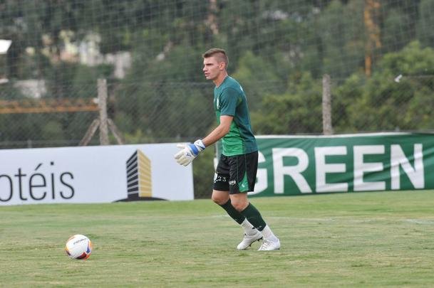 Imagens do treino coletivo do Amrica desta quarta-feira (18/03). Rubens marcou para os titulares e Rodrigo Silva empatou para os reservas: 1 a 1.
