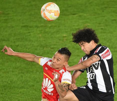Fotos do confronto entre Santa Fe e Atlético pelo Grupo 1 da Copa Libertadores