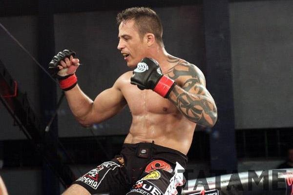 Reginaldo Vieira (12-3), 31, So Paulo, SP - Peso-Galo