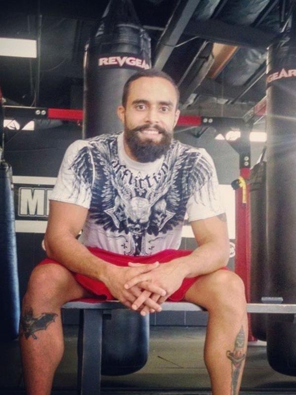 Gustavo Sedorio (4-0), 26, Curitiba, PR - Peso-Galo