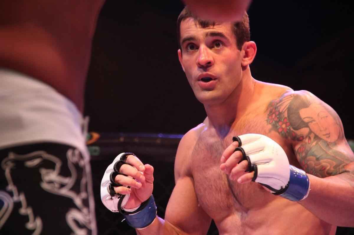 Alexandre Cidade (11-1), 31, So Jos, SC - Peso-Leve