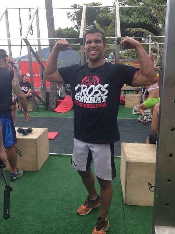 Raush Manfio 'Cavalo de guerra' (6-1), 22, Porto Alegre, RS - Peso-Leve