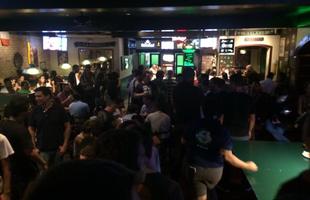 Conor McGregor visita pub irlands e causa alvoroo em fs no Rio de Janeiro