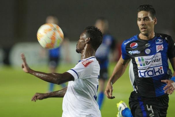 Em Puerto Ordaz, Raposa enfrenta time venezuelano pelo grupo 3 da competio internacional