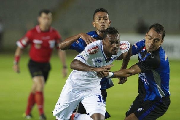 Em Puerto Ordaz, Raposa enfrenta time venezuelano pelo grupo 3 da competio internacional