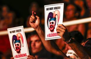 Encaradas de Aldo e McGregor, Ronda e Pitbull, no Rio de Janeiro - Fs ironizam o 'joker' McGregor