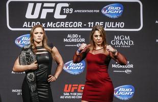 Encaradas de Aldo e McGregor, Ronda e Pitbull, no Rio de Janeiro - Ronda, com o cinturo, e Pitbull