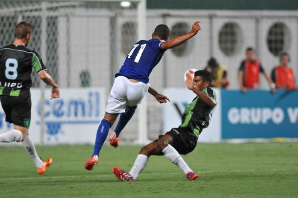 Imagens do clássico entre América e Cruzeiro, no Independência, pela nona rodada do Mineiro