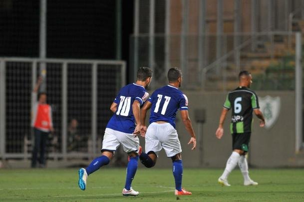 Imagens do clssico entre Amrica e Cruzeiro, no Independncia, pela nona rodada do Mineiro