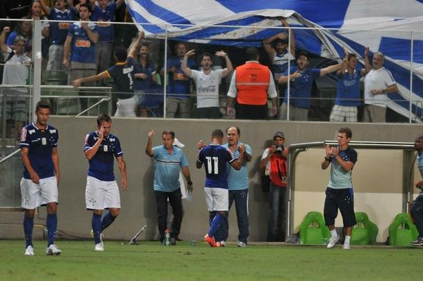 Imagens do clssico entre Amrica e Cruzeiro, no Independncia, pela nona rodada do Mineiro