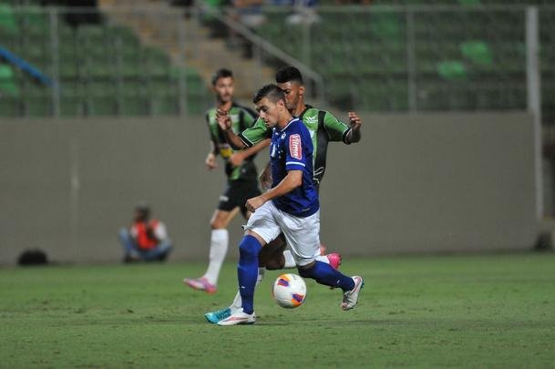 Imagens do clssico entre Amrica e Cruzeiro, no Independncia, pela nona rodada do Mineiro