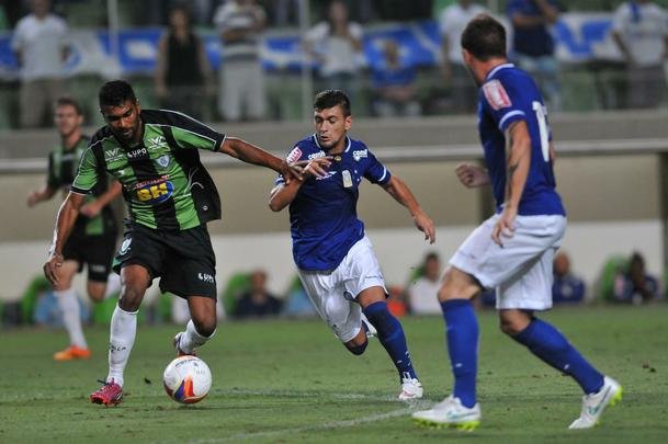 Imagens do clssico entre Amrica e Cruzeiro, no Independncia, pela nona rodada do Mineiro