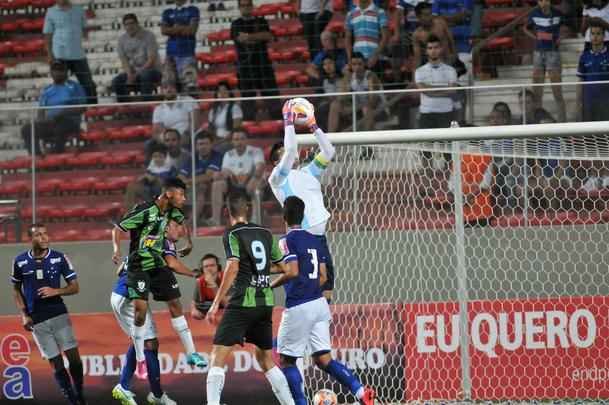 Imagens do clssico entre Amrica e Cruzeiro, no Independncia, pela nona rodada do Mineiro
