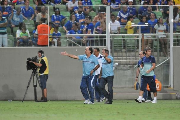 Imagens do clssico entre Amrica e Cruzeiro, no Independncia, pela nona rodada do Mineiro