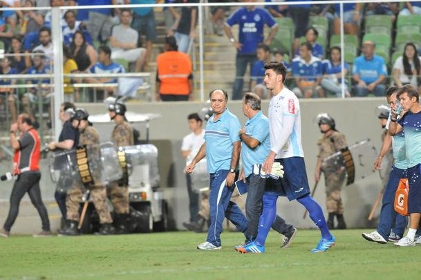 Imagens do clssico entre Amrica e Cruzeiro, no Independncia, pela nona rodada do Mineiro