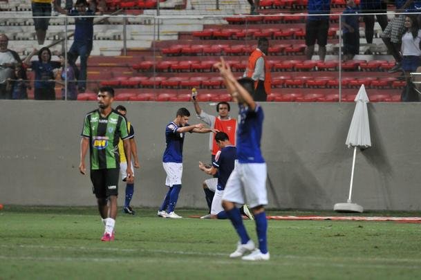 Imagens do clssico entre Amrica e Cruzeiro, no Independncia, pela nona rodada do Mineiro