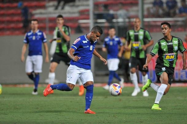 Imagens do clssico entre Amrica e Cruzeiro, no Independncia, pela nona rodada do Mineiro