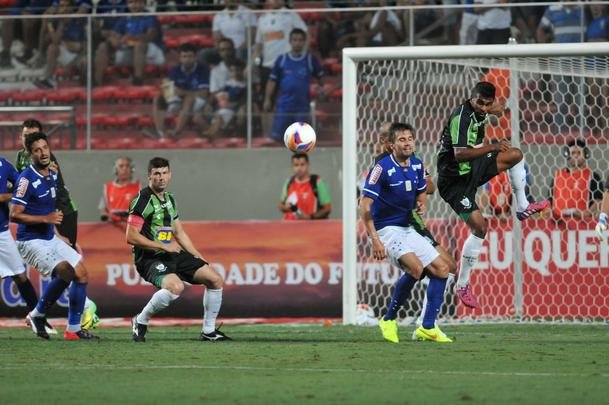 Imagens do clssico entre Amrica e Cruzeiro, no Independncia, pela nona rodada do Mineiro
