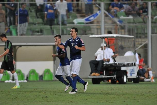 Imagens do clssico entre Amrica e Cruzeiro, no Independncia, pela nona rodada do Mineiro