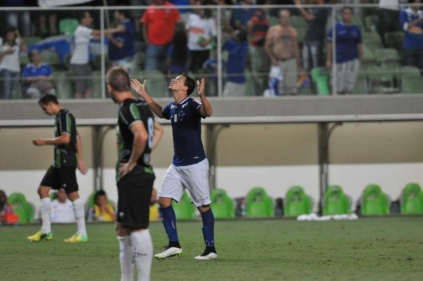 Imagens do clssico entre Amrica e Cruzeiro, no Independncia, pela nona rodada do Mineiro