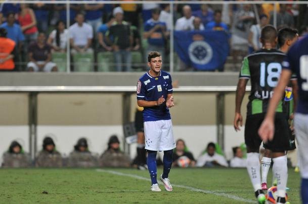 Imagens do clssico entre Amrica e Cruzeiro, no Independncia, pela nona rodada do Mineiro