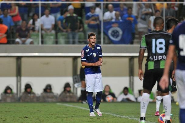 Imagens do clssico entre Amrica e Cruzeiro, no Independncia, pela nona rodada do Mineiro