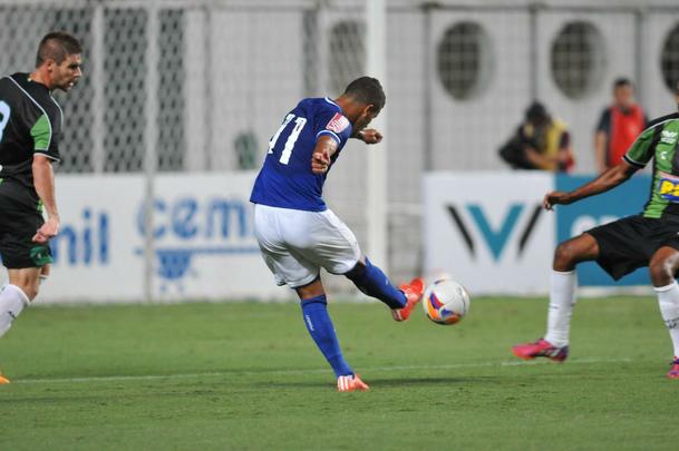 Jogada e gol de Alisson foram registrados pelo fotógrafo Rodrigo Clemente, do Estado de Minas