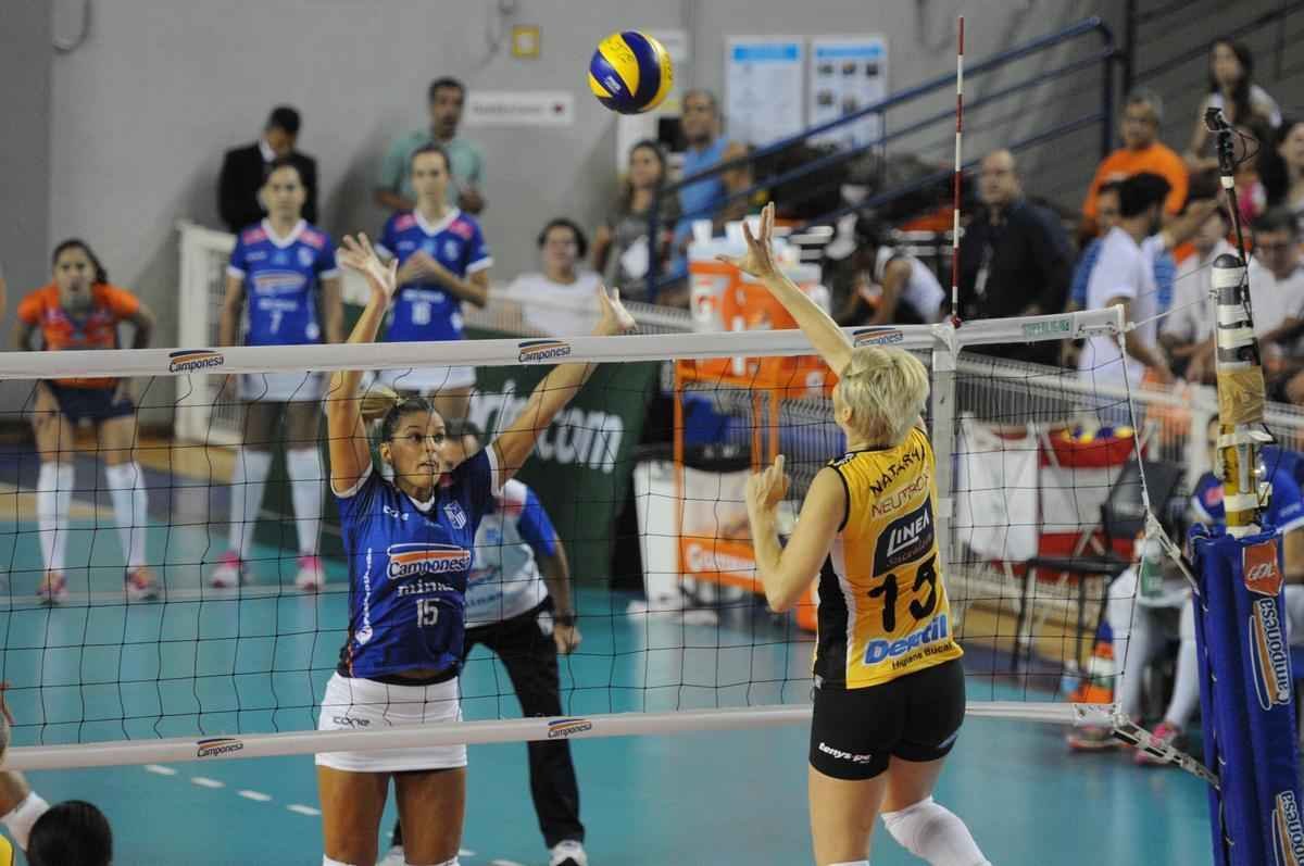 Minas e Praia se enfrentaram na Arena JK, com vitria das visitantes por 3 sets a 2