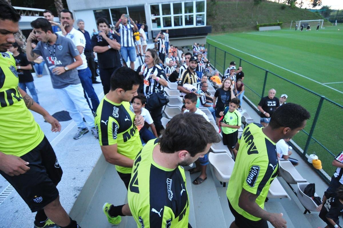 Fotos do treino do Atltico no dia de seu aniversrio de 107 anos
