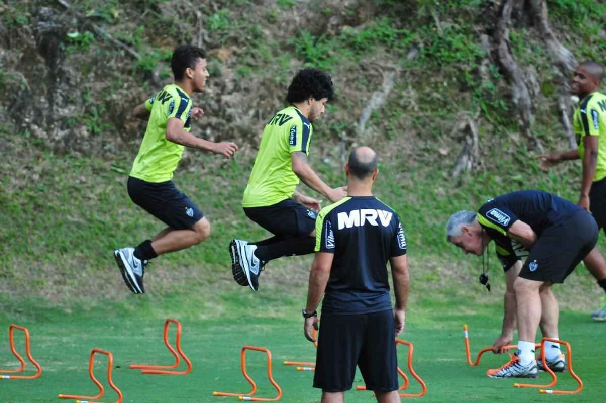 Fotos do treino do Atltico no dia de seu aniversrio de 107 anos