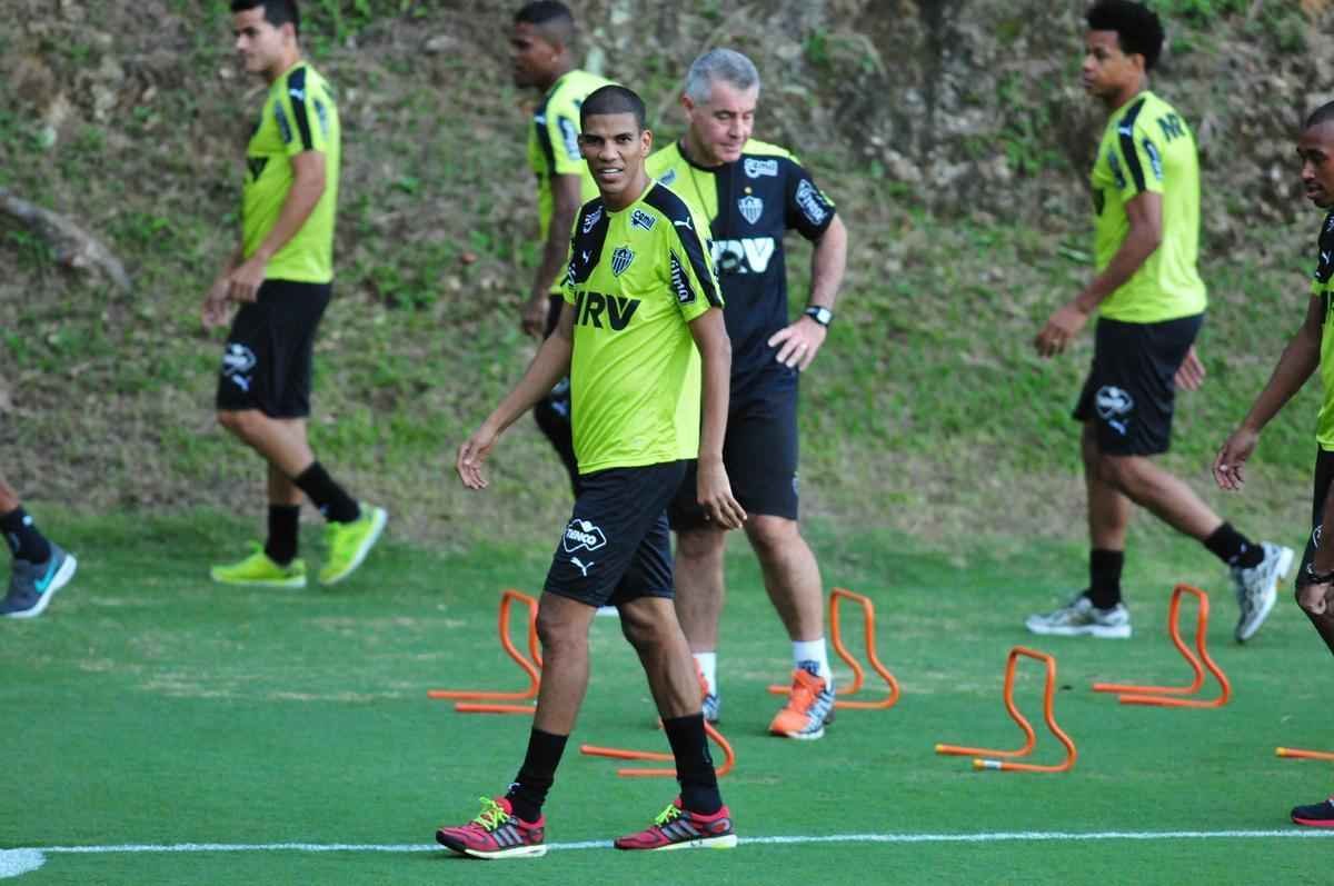 Fotos do treino do Atltico no dia de seu aniversrio de 107 anos