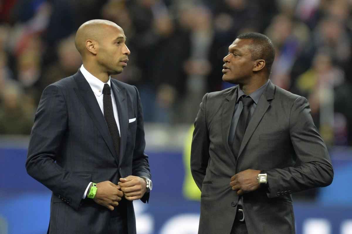 Federao Francesa de Futebol homenageou jogadores que tm no histrico mais de cem jogos pela seleo nacional, Didier Deschamps, Thierry Henry e Marcel Desailly (na foto), Lilian Thuram, Patrick Vieira e Zinedine Zidane