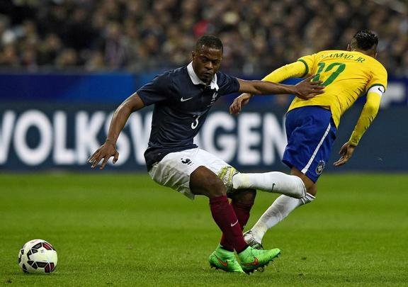 Imagens do jogo amistoso entre França e Brasil no Stade de France