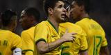 Imagens do jogo amistoso entre Frana e Brasil no Stade de France - na foto, comemorao do gol de Oscar