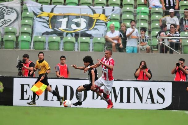 Atltico x Villa Nova pela penltima rodada da fase de classificao do Campeonato Mineiro