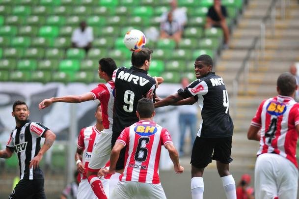 Atltico x Villa Nova pela penltima rodada da fase de classificao do Campeonato Mineiro