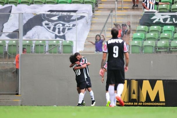 Atltico x Villa Nova pela penltima rodada da fase de classificao do Campeonato Mineiro