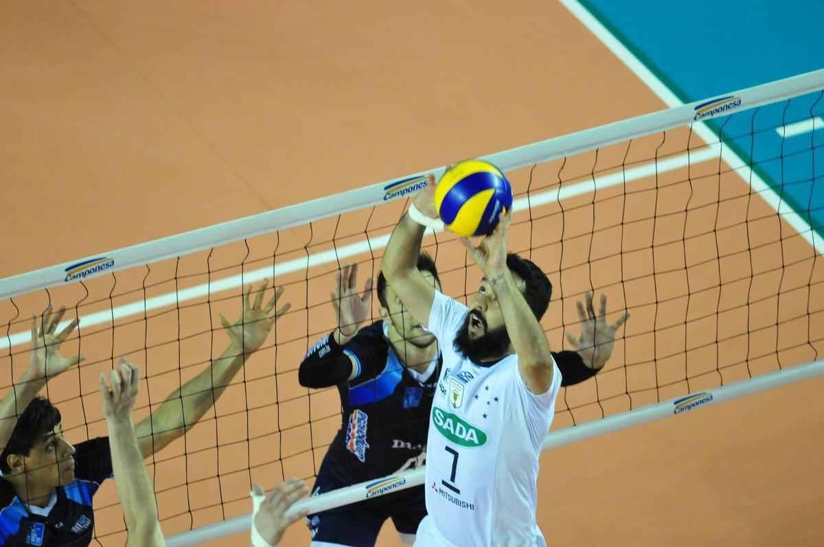 Fotos de Minas x Cruzeiro, pela semifinal da Superliga Masculina