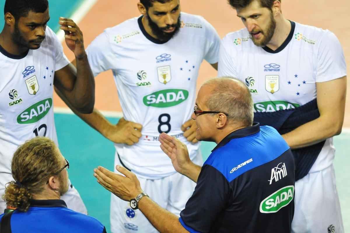 Cruzeiro venceu o Minas com parciais de 25/22, 25/11 e 25/19 na Arena JK, em Belo Horizonte